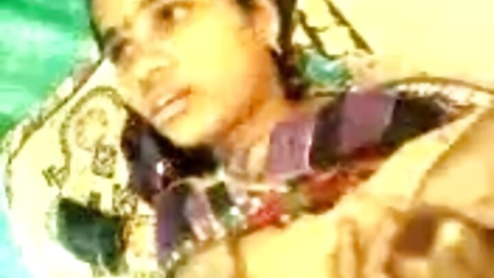 একজন কড়া বস একজন কামার্ত সেক্রেটারিকে চোদে