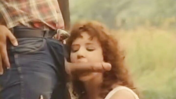 দলবদ্ধ পর্ন যেখানে পুরুষরা উত্তপ্ত মাগীদের চোদে