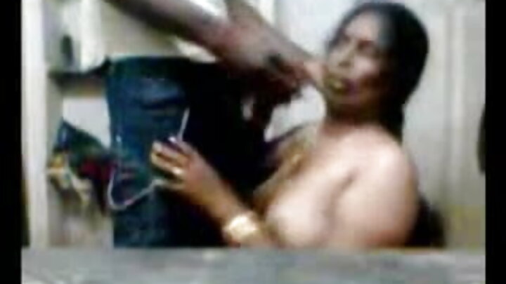রাশিয়ান পর্ন যেখানে একজন ছেলে তার প্রেমিকাকে আলতো করে চোদে