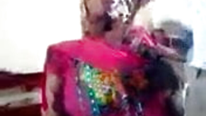 একজন শ্যামাঙ্গী তার বন্ধুর কৃষ্ণাঙ্গ প্রেমিককে চোদে