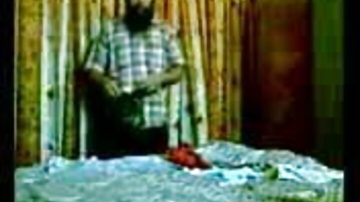 রাশিয়ান মেয়ে ইভা এলফির সাথে প্রথম অ্যানাল পর্ন