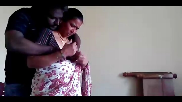 টিফানি ট্যাটামকে একজন বিশাল কালো লোক পাছায় চোদে