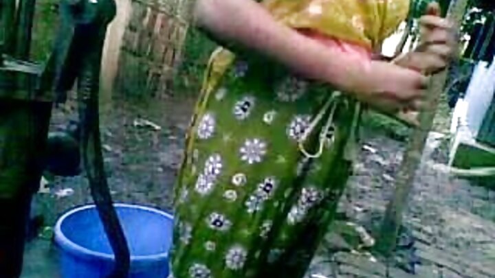 মিলফ অ্যান্ডি অ্যান্ডারসন দুজন কৃষ্ণাঙ্গ পুরুষকে চোদে