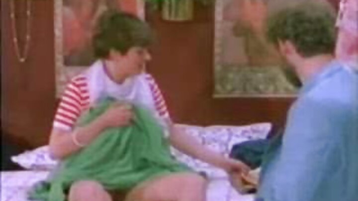 হট মেয়ে তার সৎ ভাইয়ের ডিকের উপর চড়ে
