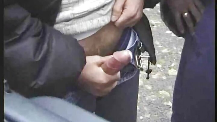 MILF জসলিন জেমস তার মেয়ের প্রাক্তন প্রেমিককে চোদে