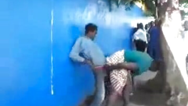 কথা বলা সহ রাশিয়ান ভাষায় ঘরে তৈরি পর্ন
