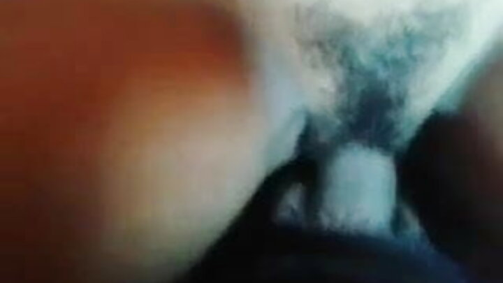 অজাচার পর্ন যেখানে একজন লোক তার সৎ মা জেনিকে চোদে