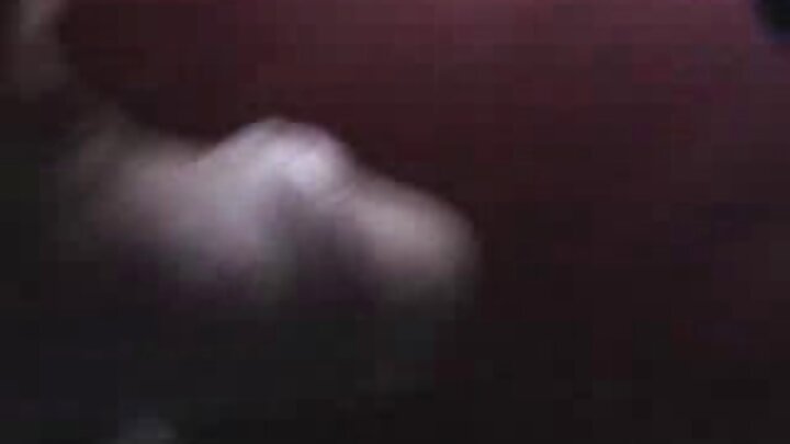 এক ছেলে তার সৎ বোনকে যোনিতে রুক্ষভাবে চোদে