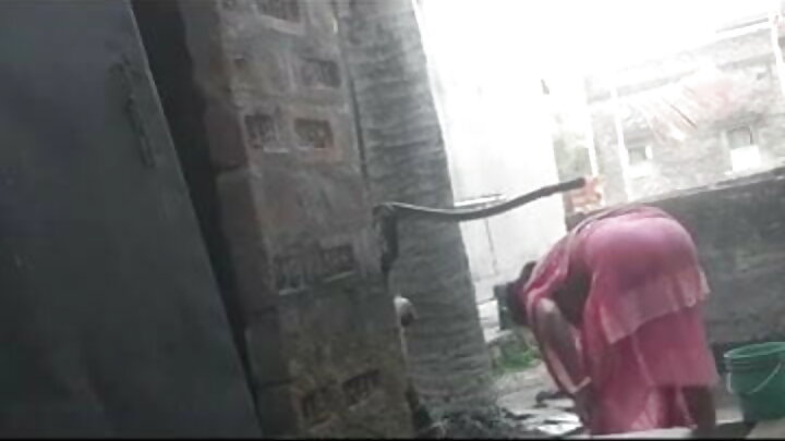 ছোট্ট অলিভিয়া স্পার্কল তার প্রেমিককে আলতো করে চোদে