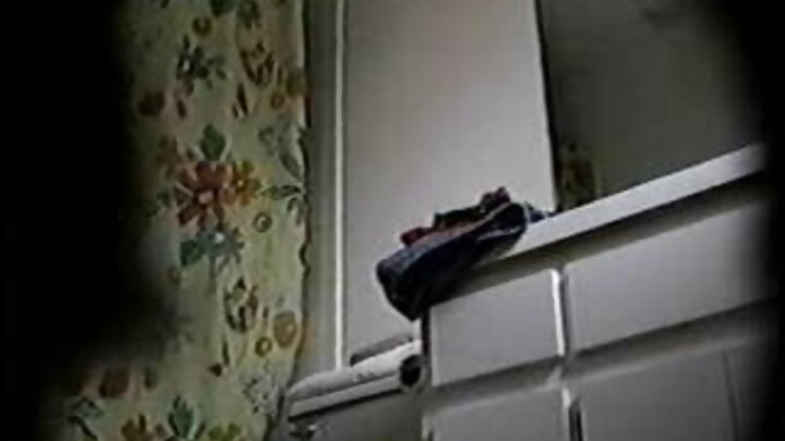 এক কামার্ত মেয়ের গায়ে তেল মেখে তাকে চোদা হলো